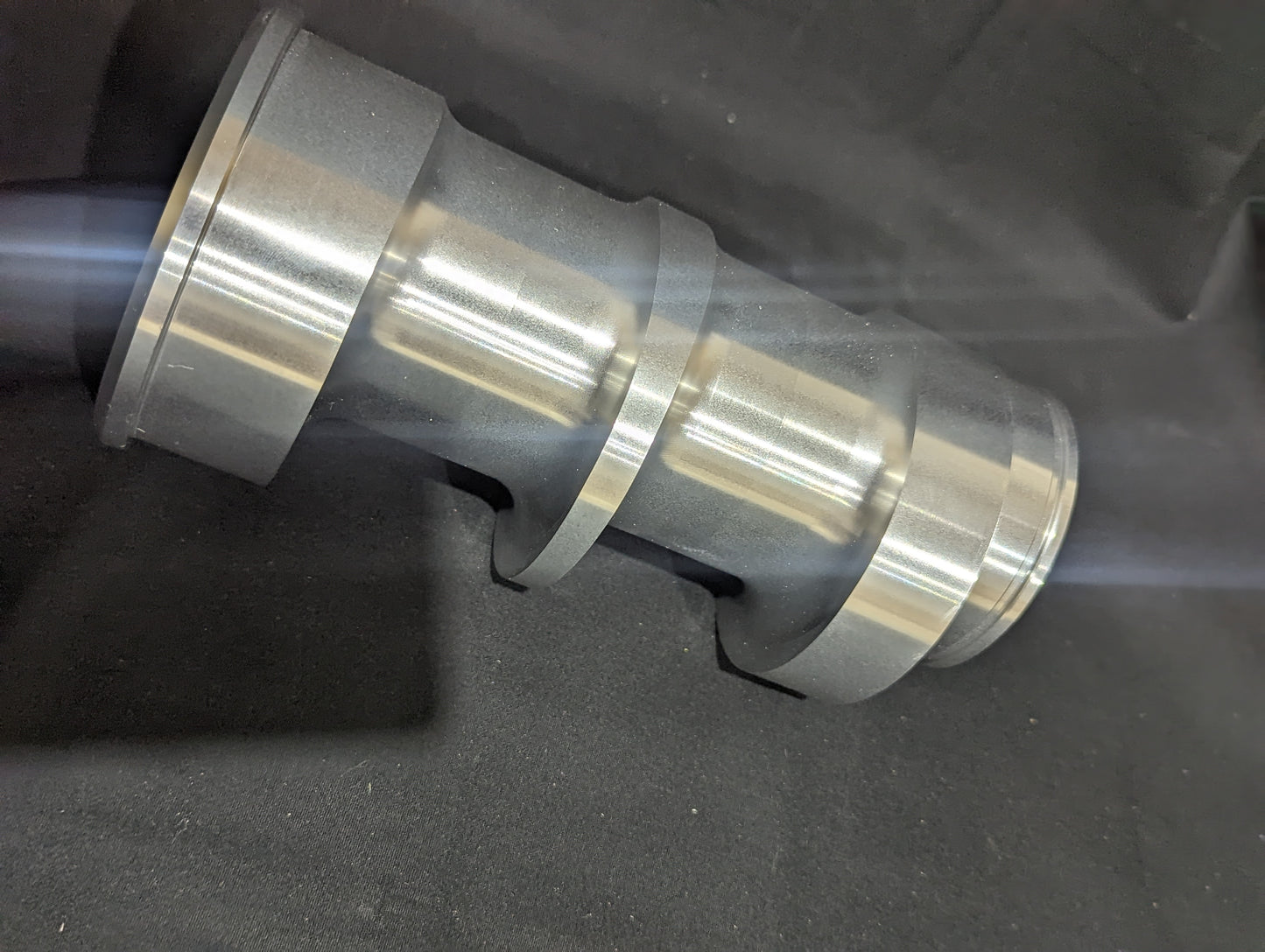 REAR BEARING CARRIER